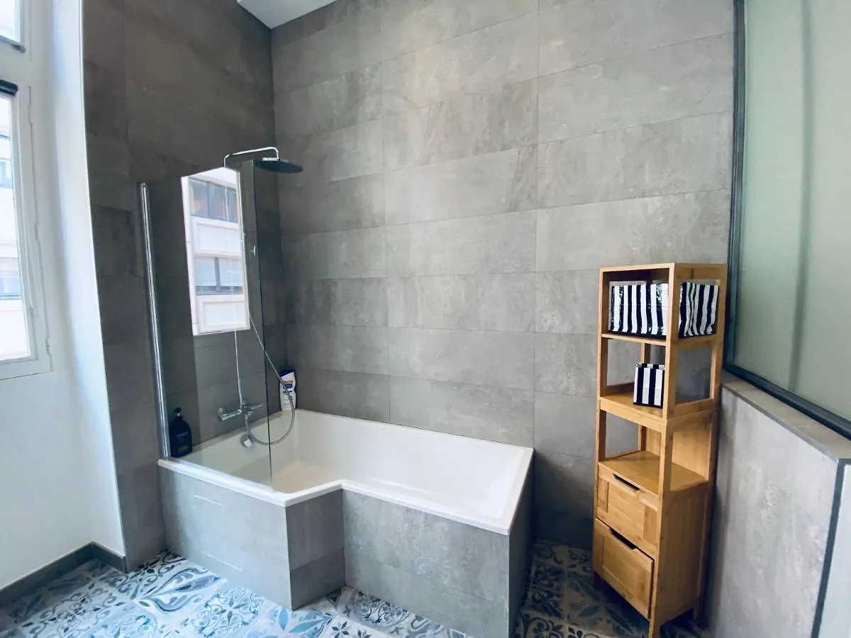 Apartment Hyper Centre : Appartement Deco Atelier Ou Studio Mezzanine Lyon France
