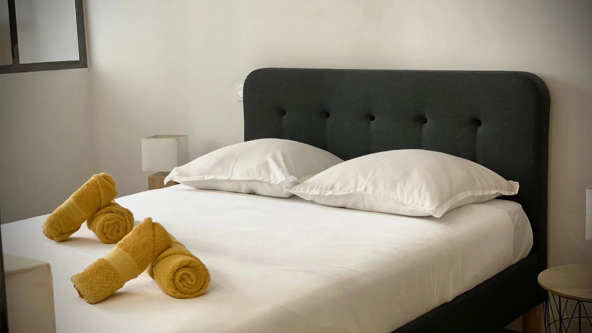 Hyper Centre : Appartement Deco Atelier Ou Studio Mezzanine contacts