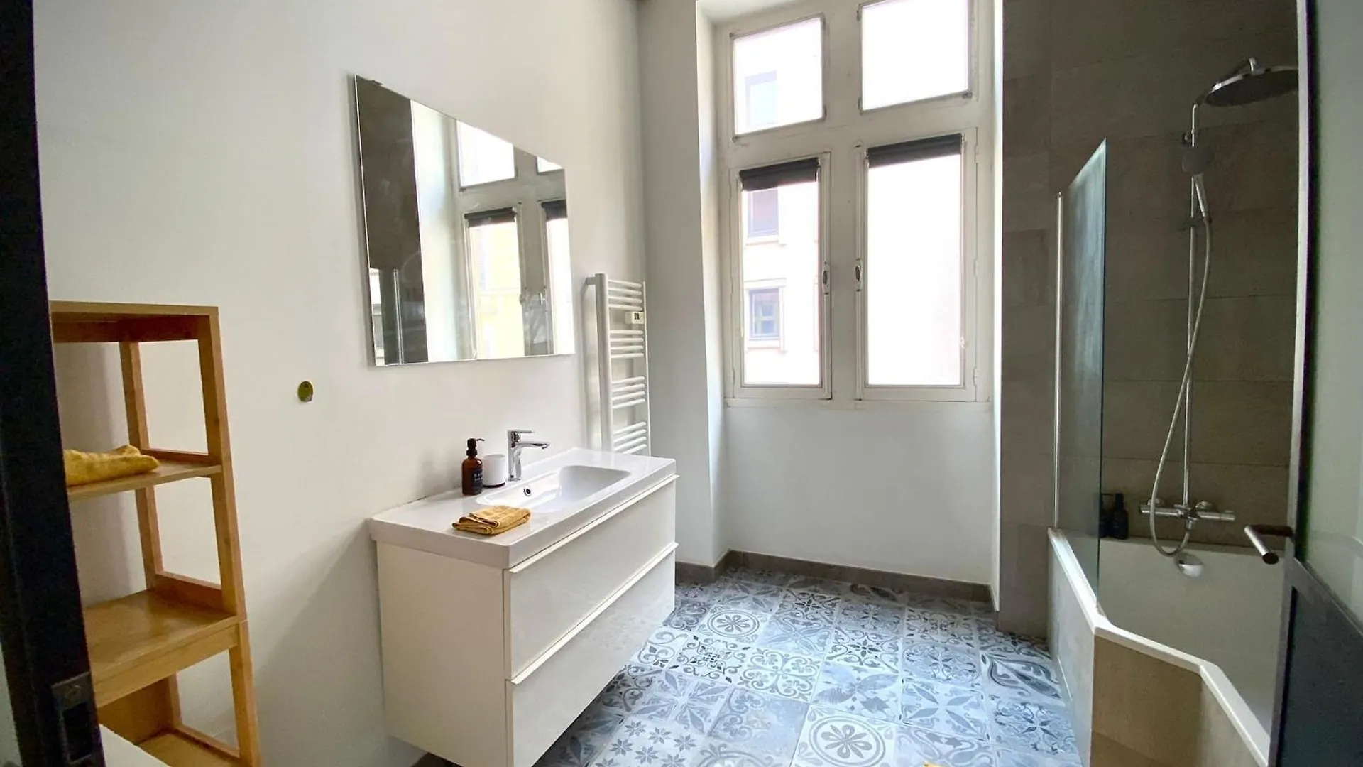 Apartment Hyper Centre : Appartement Deco Atelier Ou Studio Mezzanine Lyon